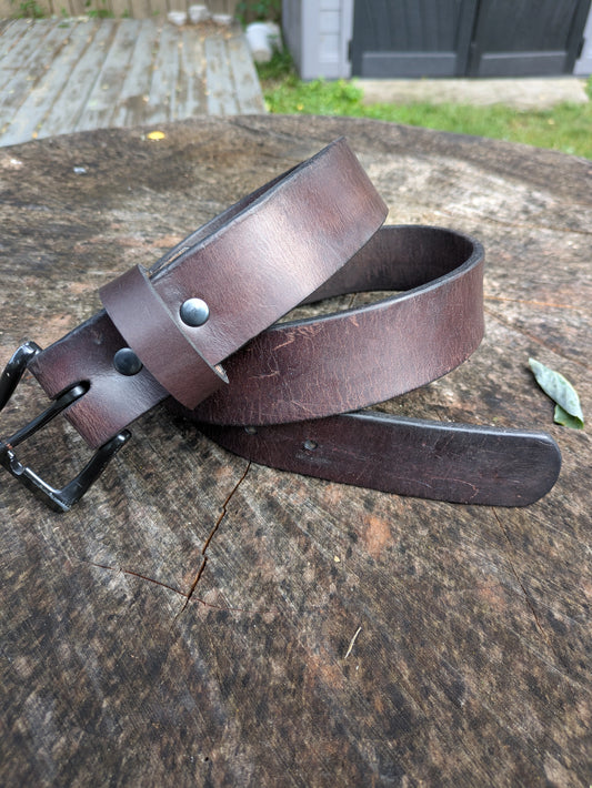 How to clean and restore your old belt